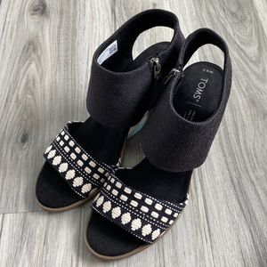 NWT Toms Majorca Sandals